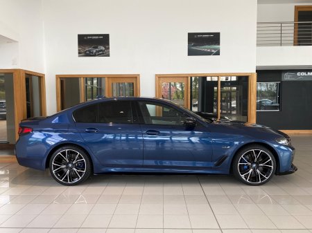 2023 BMW 5-Series - photo 2
