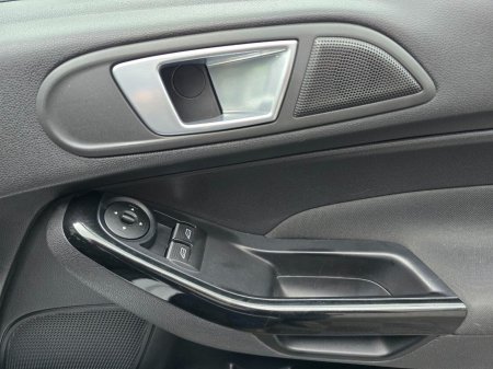 2016 Ford Fiesta - photo 15