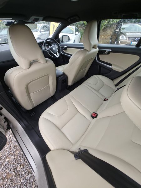 2017 Volvo V60 - photo 18