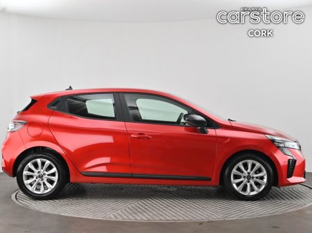 2024 Renault Clio - photo 2
