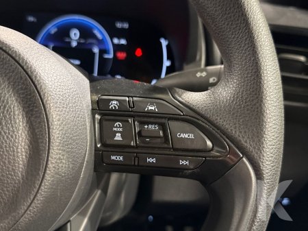 2025 Toyota Yaris - photo 16