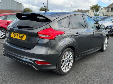 2017 Ford Focus - photo 3