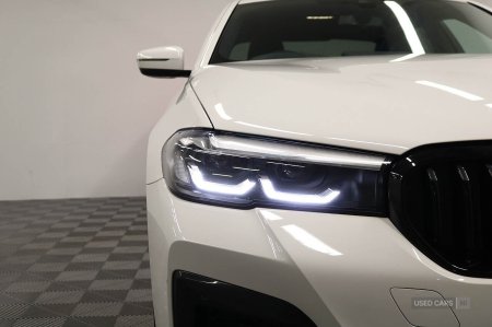2022 BMW 5-Series - photo 10