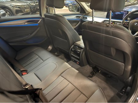 2023 BMW 5-Series - photo 4