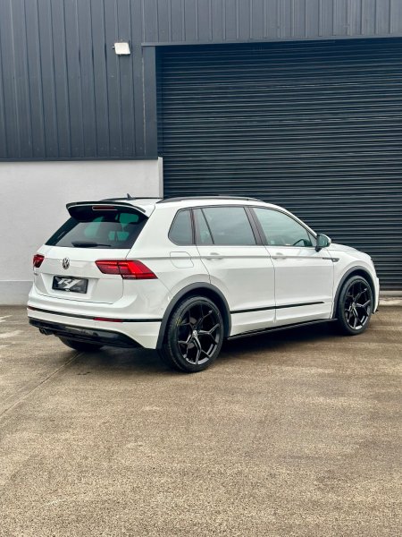 2020 Volkswagen Tiguan - photo 3