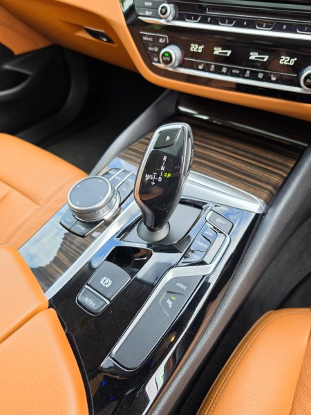 2017 BMW 5-Series - photo 20