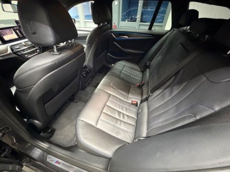 2022 BMW 5-Series - photo 30