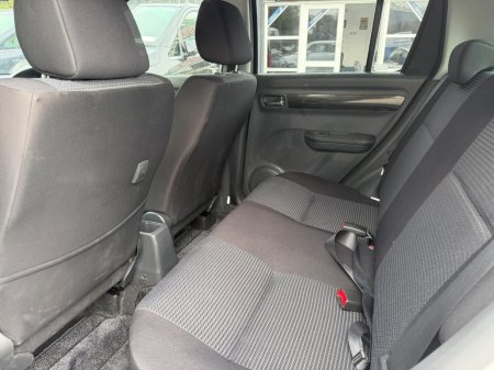 2010 Suzuki Swift - photo 16