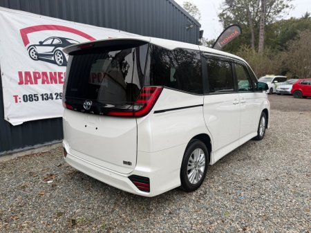 2023 Toyota Noah - photo 4