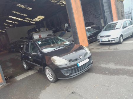 2009 Renault Clio - photo 2