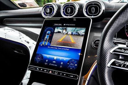 2025 Mercedes-Benz GLC - photo 18