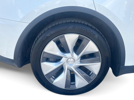 2024 Tesla Model Y - photo 12
