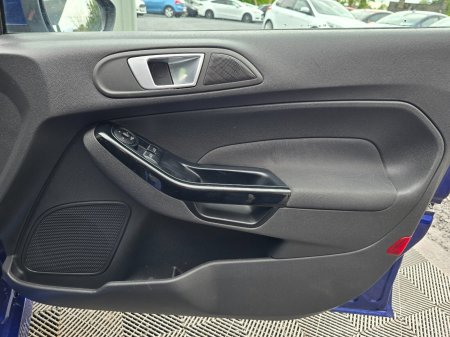2015 Ford Fiesta - photo 19