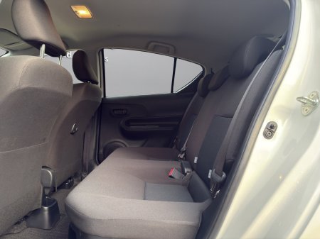 2020 Toyota Aqua - photo 15