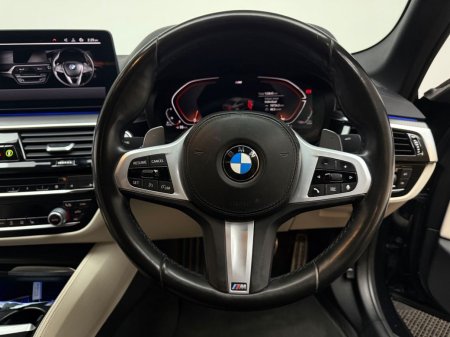 2022 BMW 5-Series - photo 22