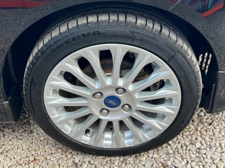 2015 Ford Fiesta - photo 15