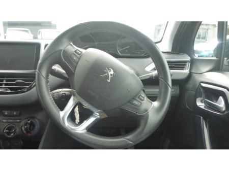 2017 Peugeot 208 - photo 14