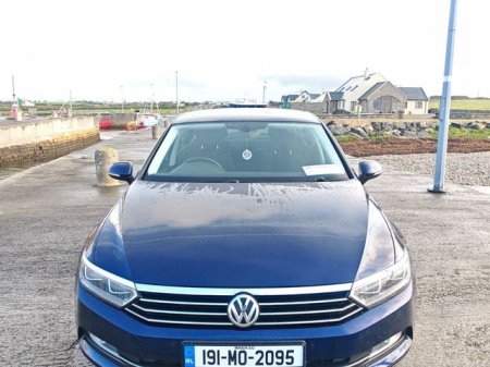 2019 Volkswagen Passat - photo 2