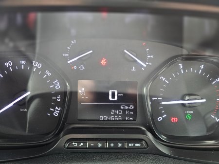 2023 Opel Vivaro - photo 23