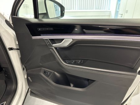 2023 Volkswagen Touareg - photo 25