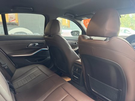 2022 BMW 3-Series - photo 19