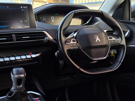 2018 Peugeot 5008 - photo 16