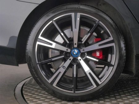 2024 BMW 5-Series - photo 14