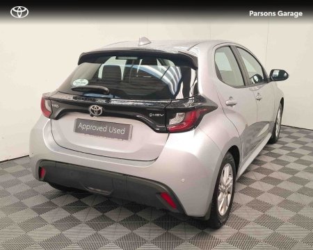 2025 Toyota Yaris - photo 2
