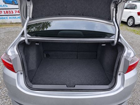 2017 Honda Grace - photo 13