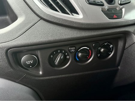 2019 Ford Transit - photo 17