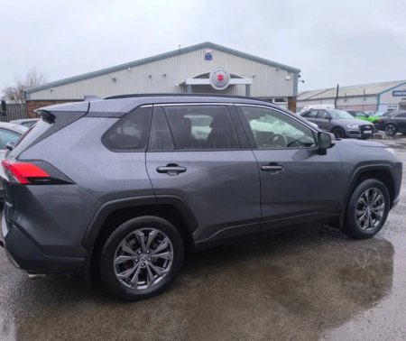2021 Toyota RAV4 - photo 3