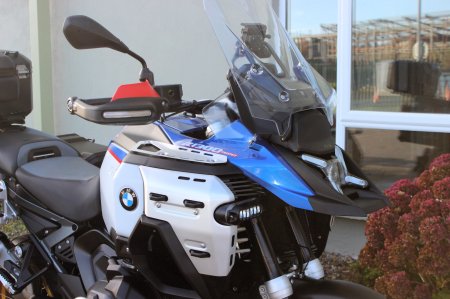 2025 BMW Other - photo 7