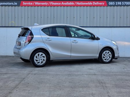2017 Toyota Aqua - photo 6