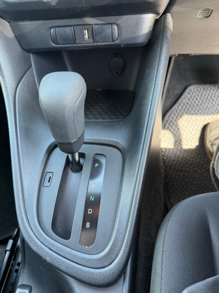 2020 Toyota Yaris - photo 8