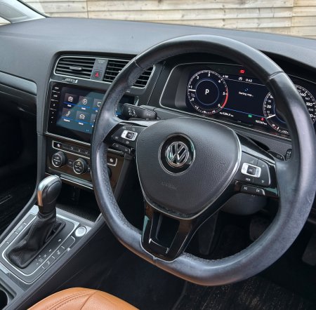 2020 Volkswagen Golf - photo 10