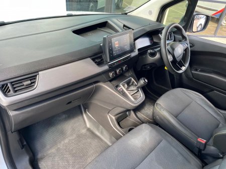 2025 Renault Kangoo - photo 9
