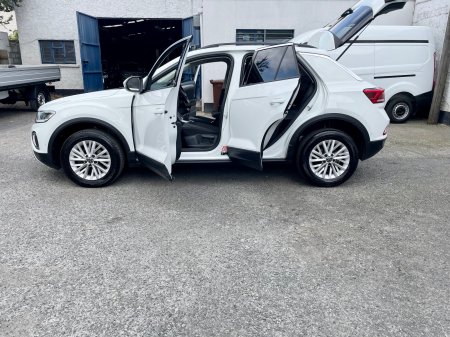 2024 Volkswagen T-Roc - photo 22