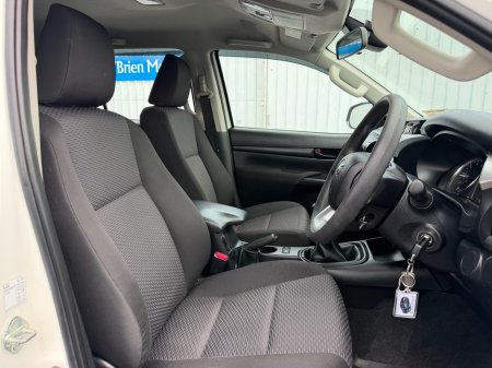 2022 Toyota Hilux - photo 4