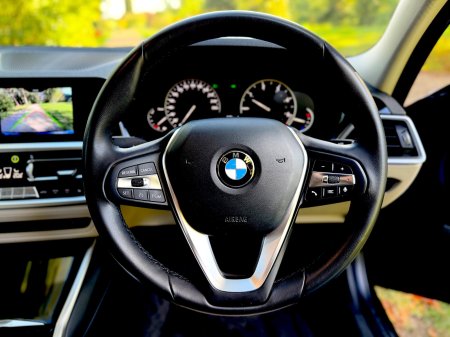 2021 BMW 3-Series - photo 23