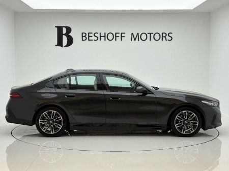 2026 BMW 5-Series - photo 6