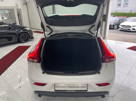 2017 Volvo V40 - photo 17