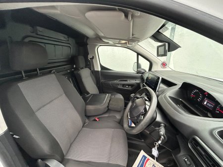 2021 Peugeot Partner - photo 16
