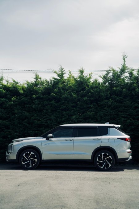2022 Mitsubishi Outlander - photo 2