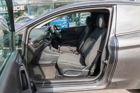 2020 Ford Fiesta - photo 20