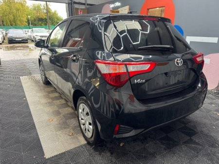 2019 Toyota Vitz - photo 5