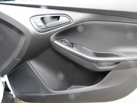 2017 Ford Focus - photo 25