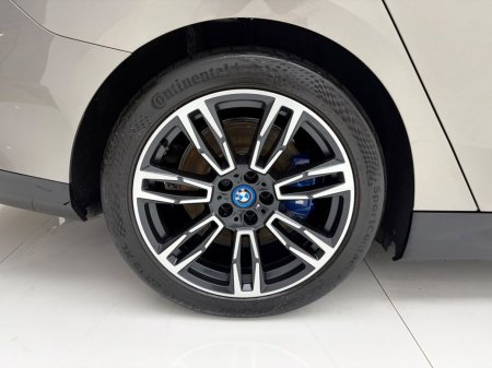 2024 BMW i5 - photo 9