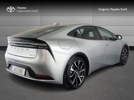 2024 Toyota Prius - photo 2