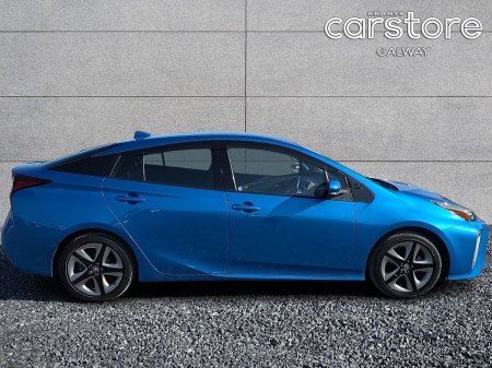 2020 Toyota Prius - photo 2