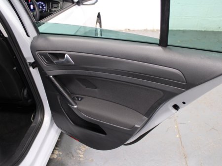 2019 Volkswagen Golf - photo 27